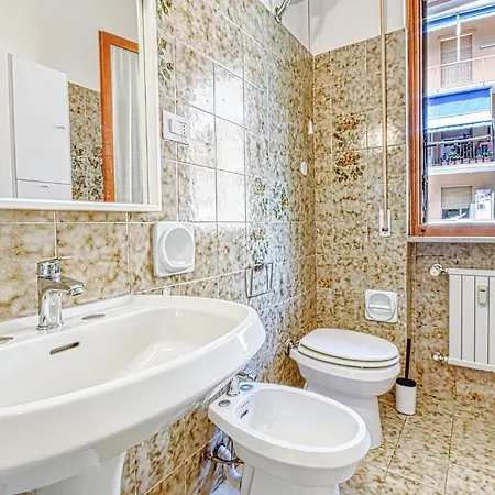 Awesome In With Kitchen Apartment *